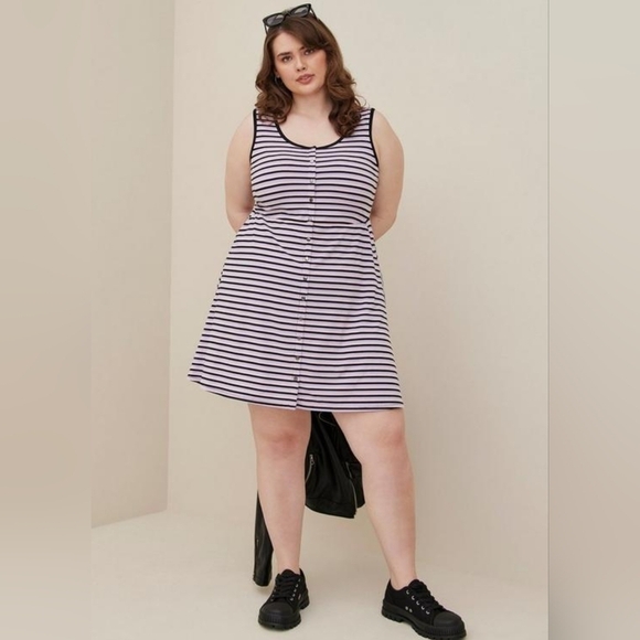 Jersey style  button down dress - Picture 2 of 4